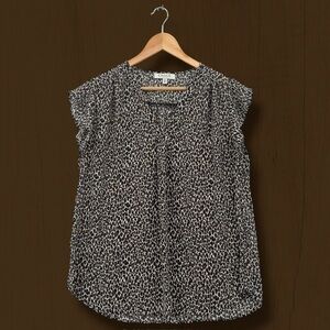 Chaus Leopard Print Flutter Sleeve Blouse L